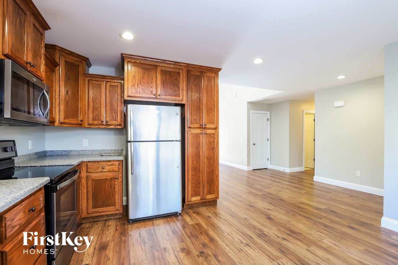 17 Baker St - Photo 6 of 15