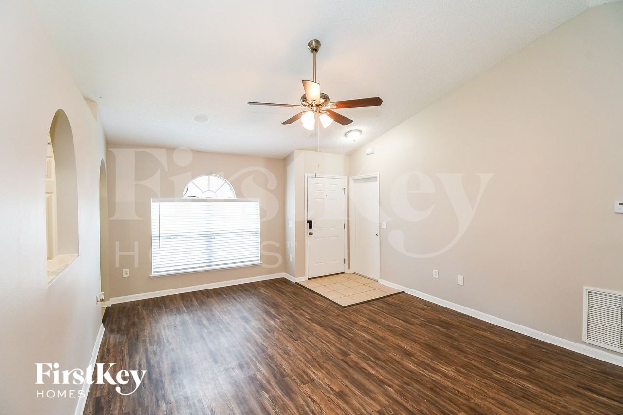 3406 Talisman Dr - Photo 3 of 15