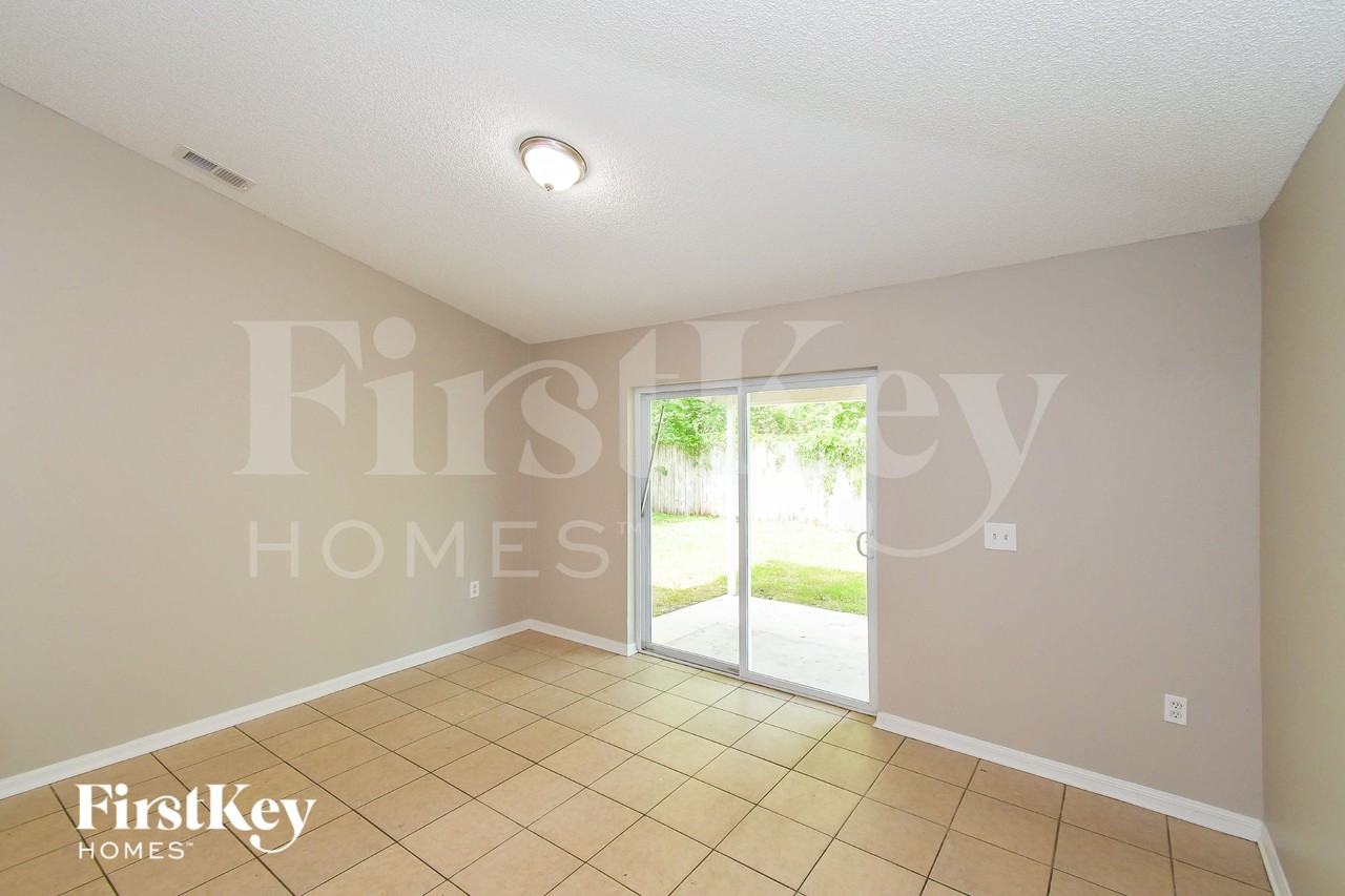 3406 Talisman Dr - Photo 5 of 15