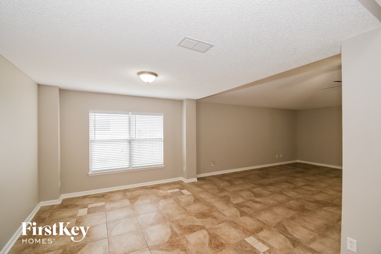 13990 Summer Breeze Dr - Photo 3 of 15