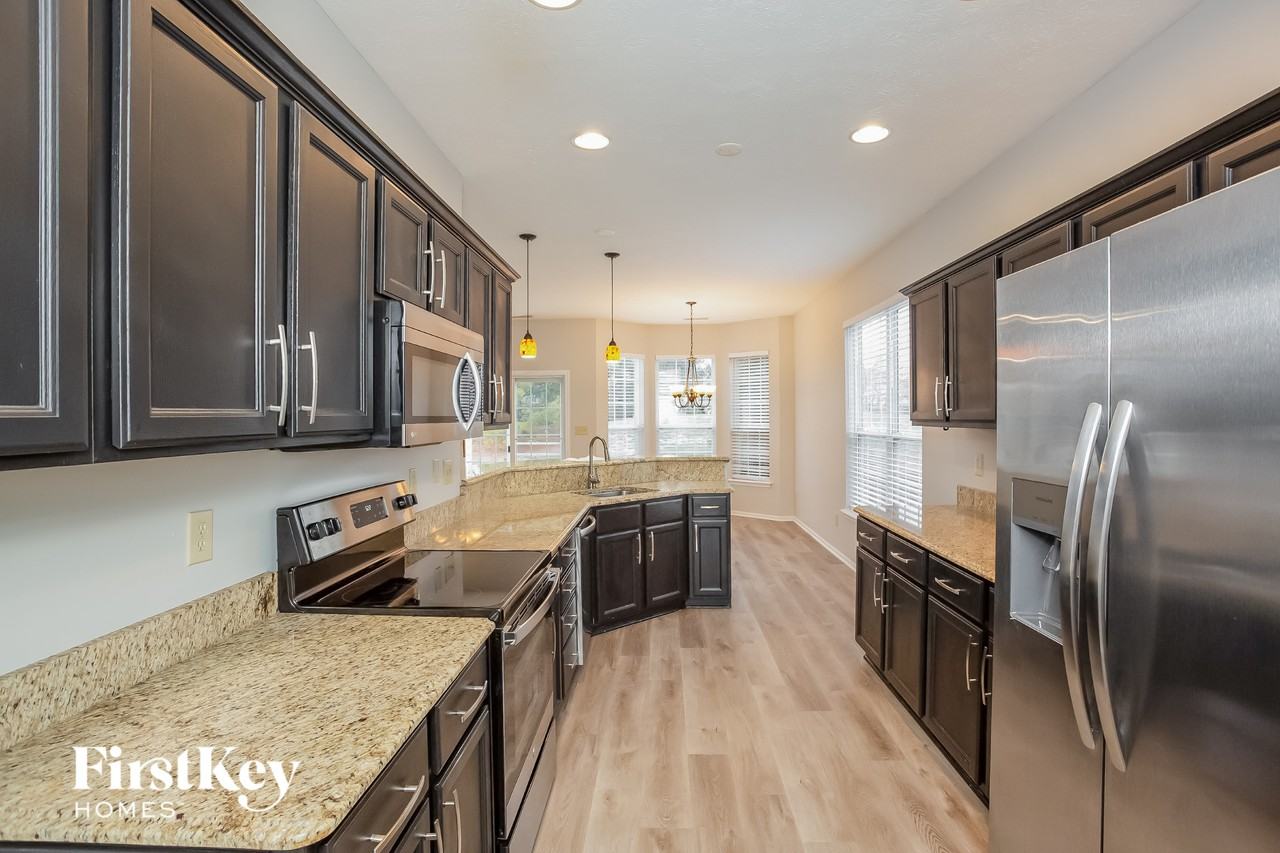 10282 Lakeland Dr - Photo 5 of 15