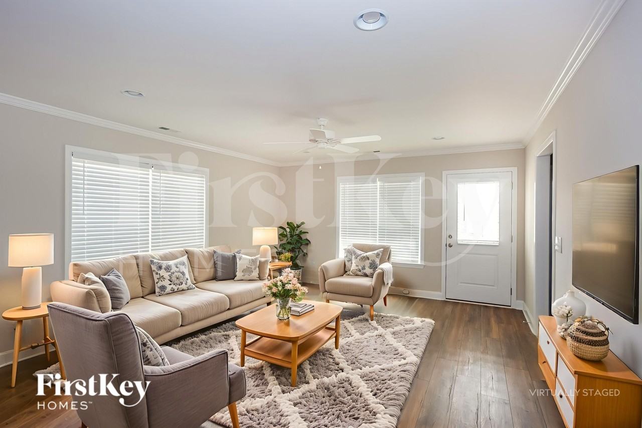 621 E Mills Dr - Photo 7 of 18