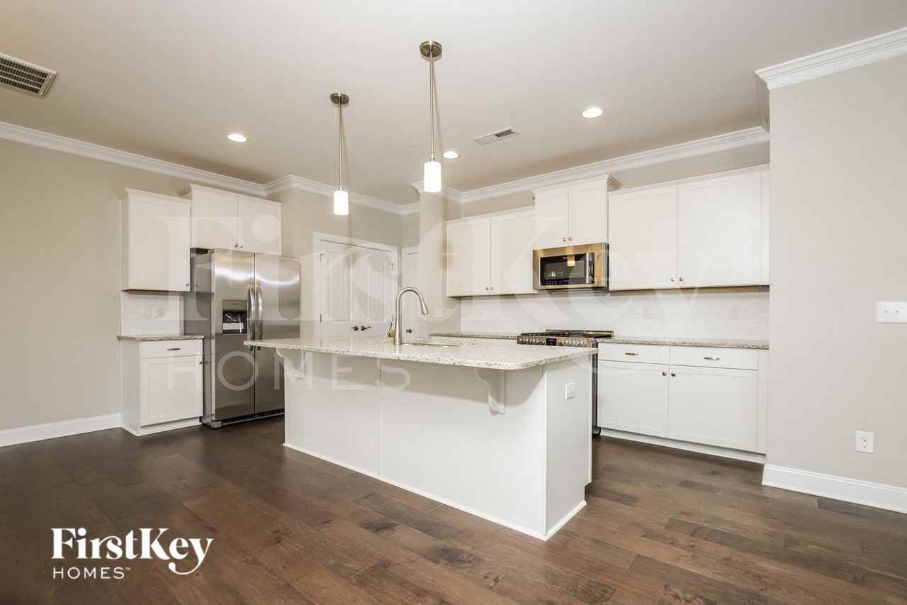 101 Greenvalley Rd - Photo 4 of 15