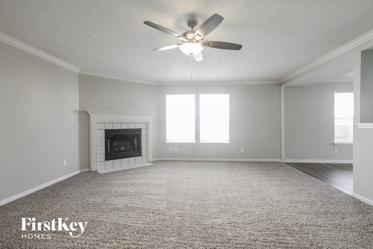 2197 Westmere Dr - Photo 2 of 15