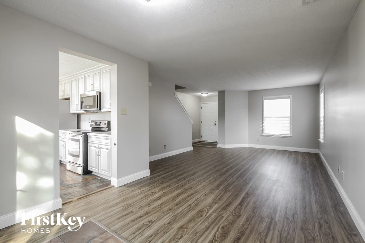 6 Wyndham Dr - Photo 3 of 15