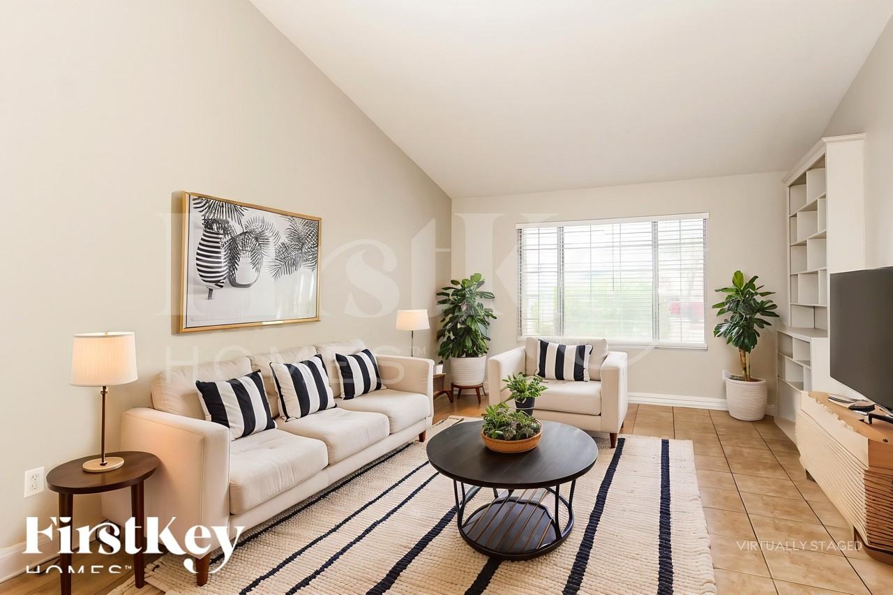 15077 N 85th Ave - Photo 3 of 18