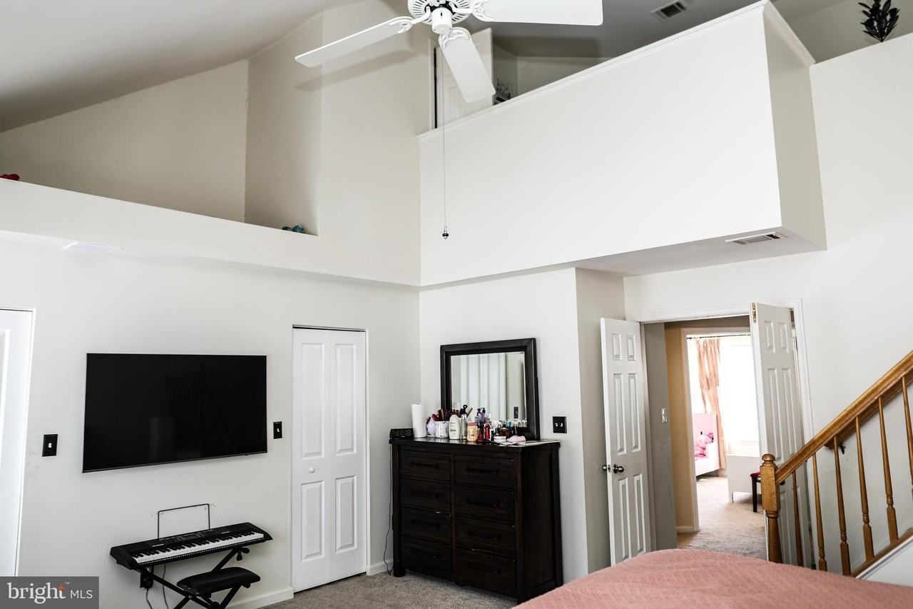 3953 Hartlake St - Photo 6 of 14