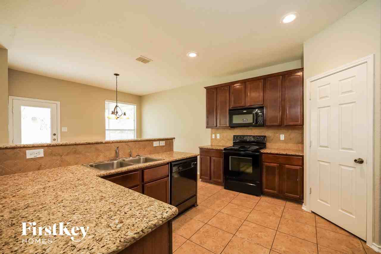 6203 Palmetto Way - Photo 6 of 14