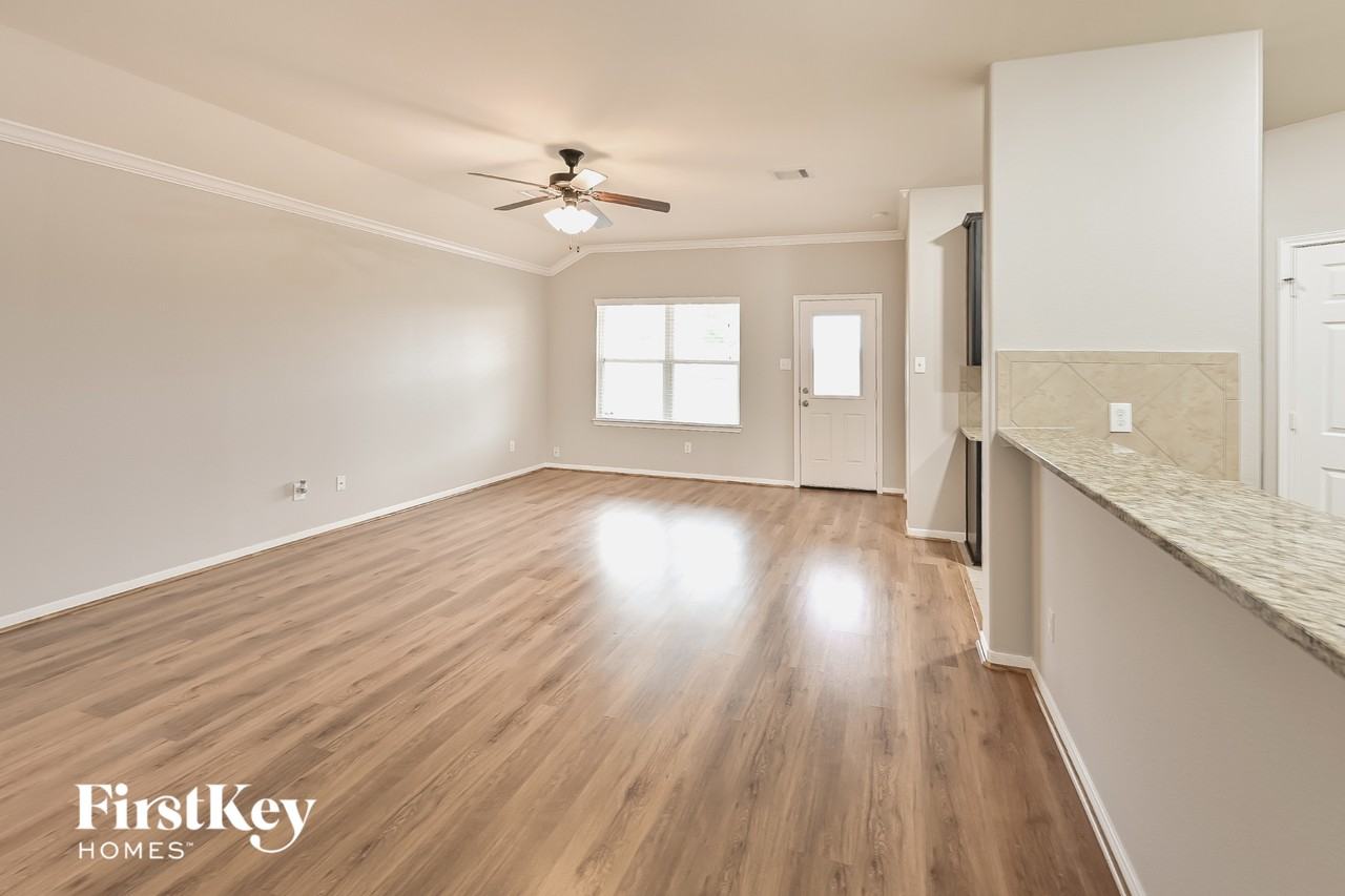 13142 Lucy Grove Ln - Photo 3 of 14