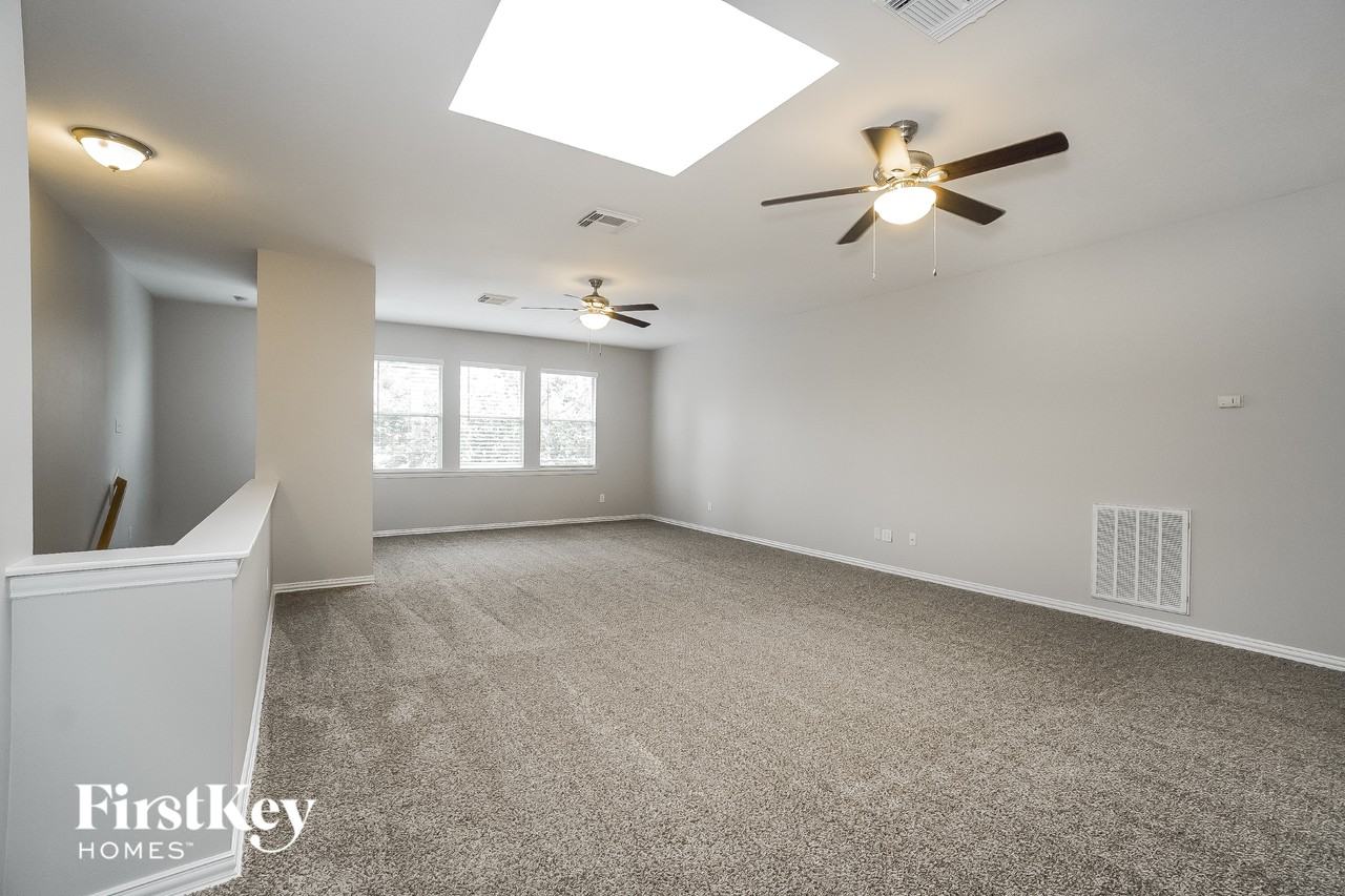 16042 Belleshire Ln - Photo 7 of 15