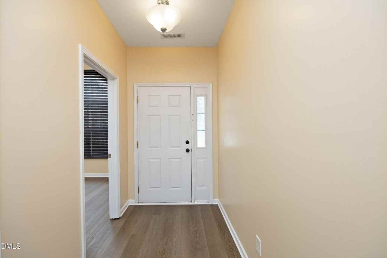 200 Madres Ln - Photo 5 of 37