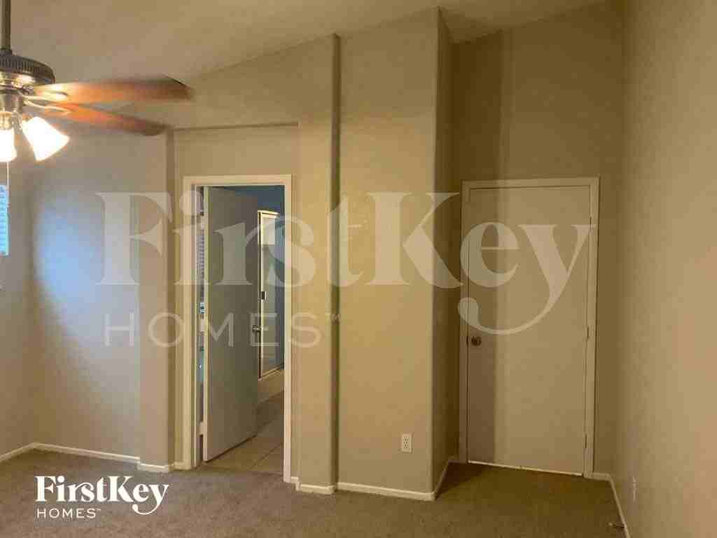 2209 Meadow Green Ave - Photo 7 of 15