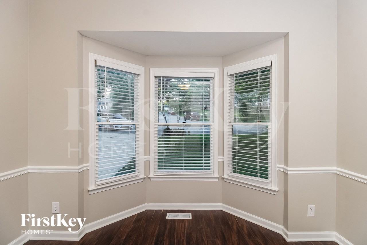 3612 River Lake Ct - Photo 3 of 15