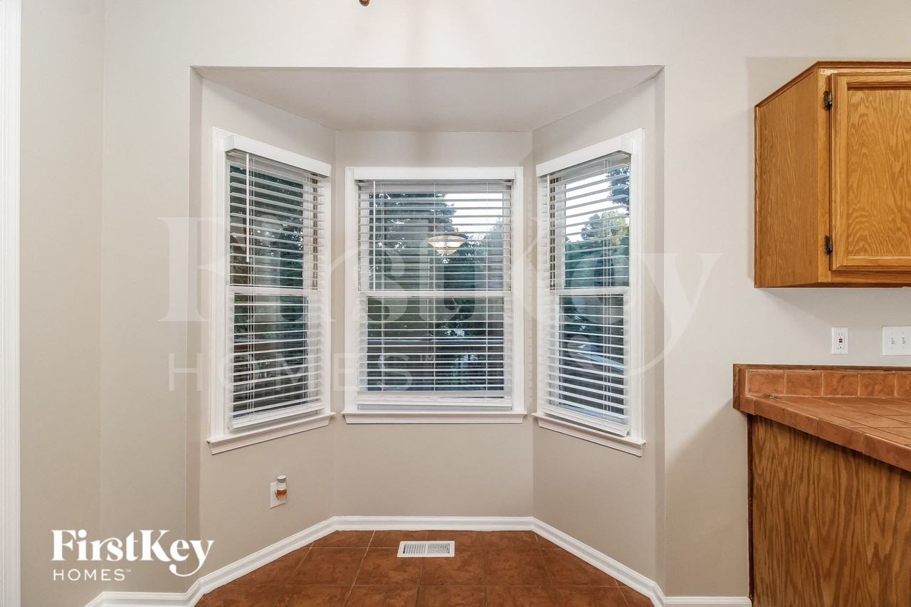 3612 River Lake Ct - Photo 4 of 15