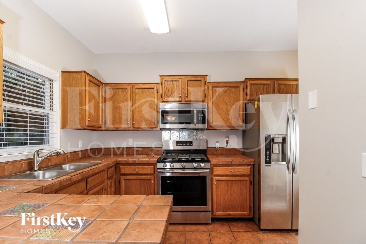 3612 River Lake Ct - Photo 5 of 15