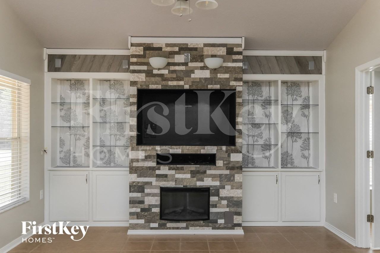 9728 Highland Ridge Dr - Photo 3 of 15