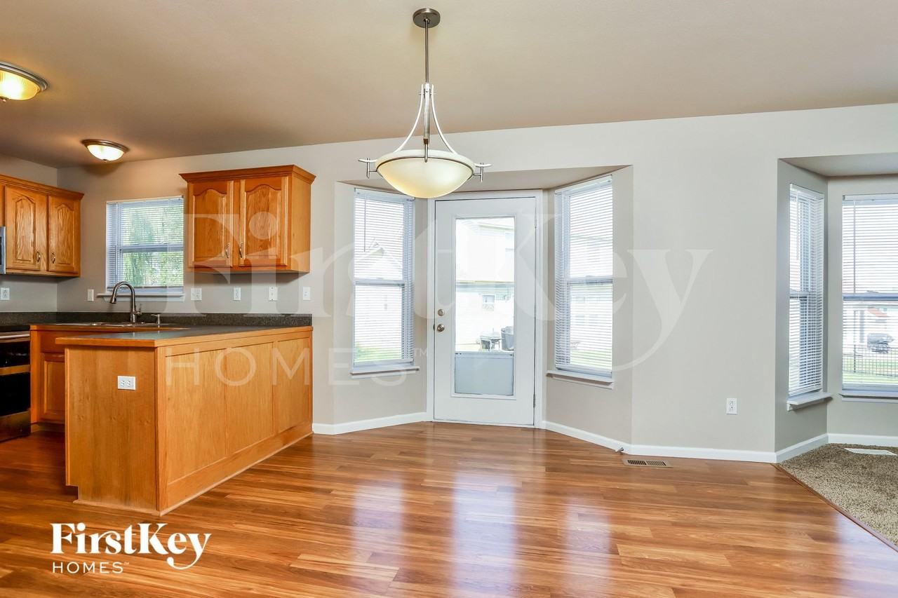 250 Old Chesapeake Dr - Photo 7 of 15