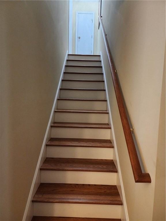 1315 Stillwater Dr - Photo 7 of 15