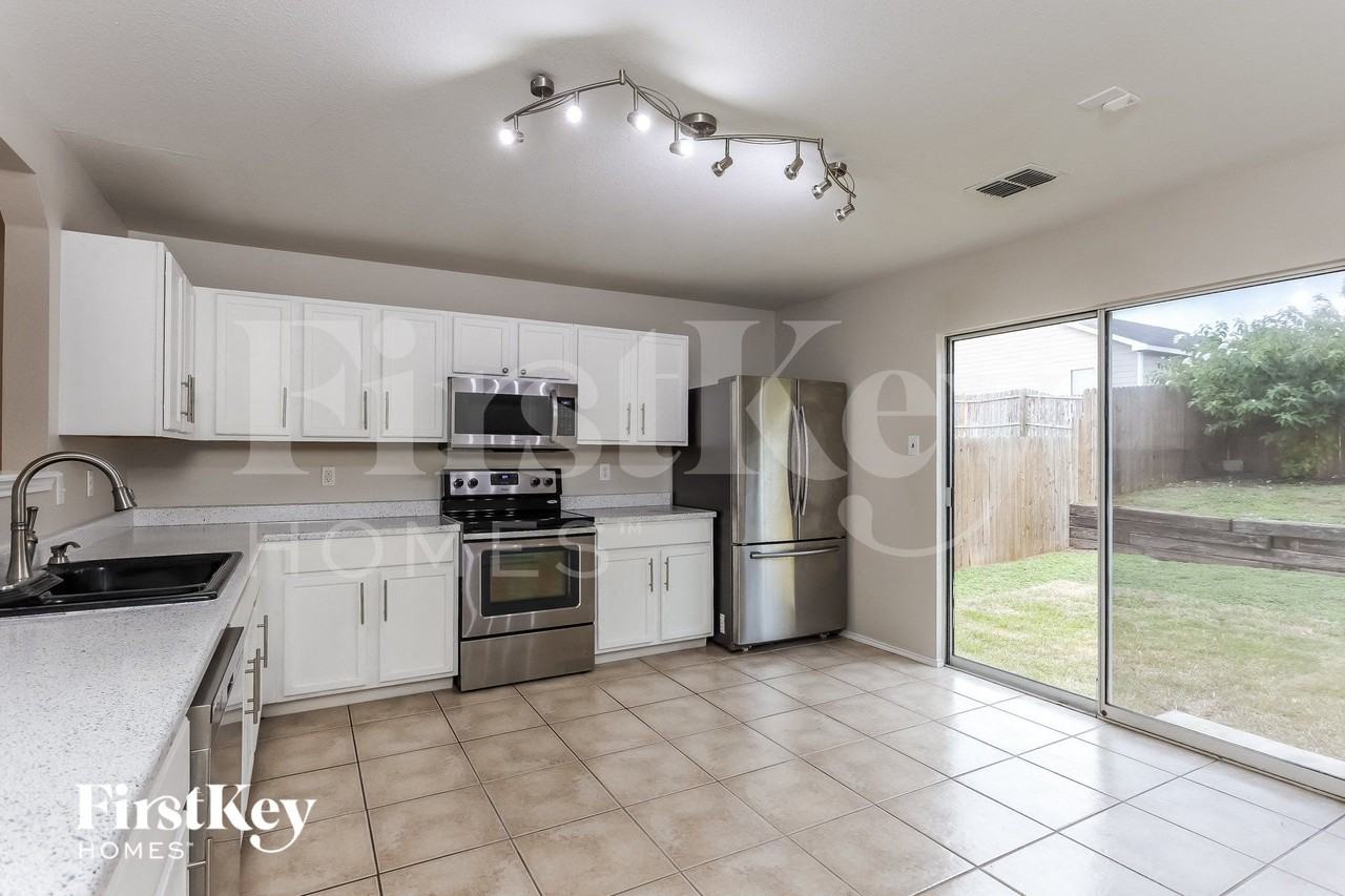 111 Quince Flower - Photo 5 of 15