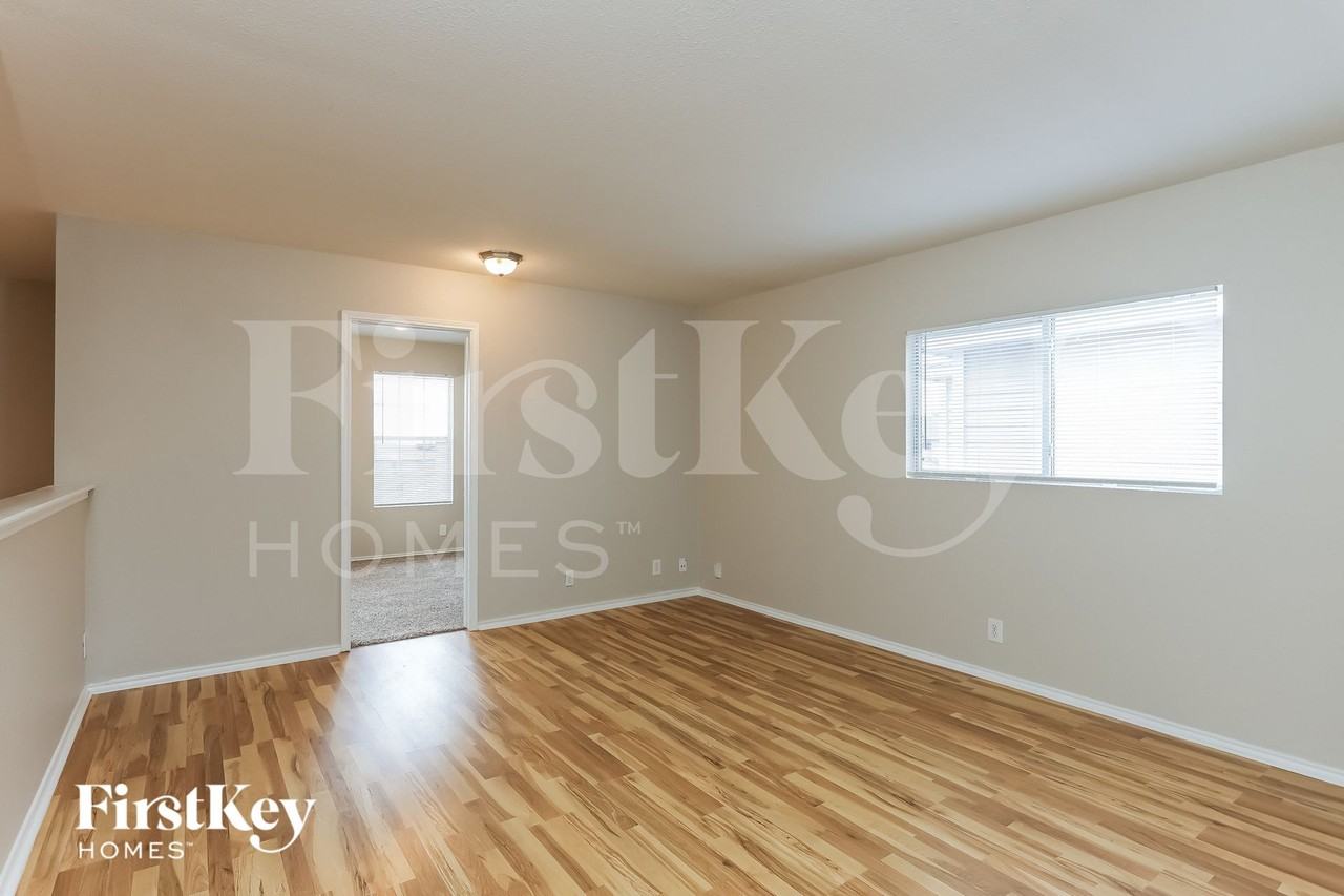 111 Quince Flower - Photo 7 of 15