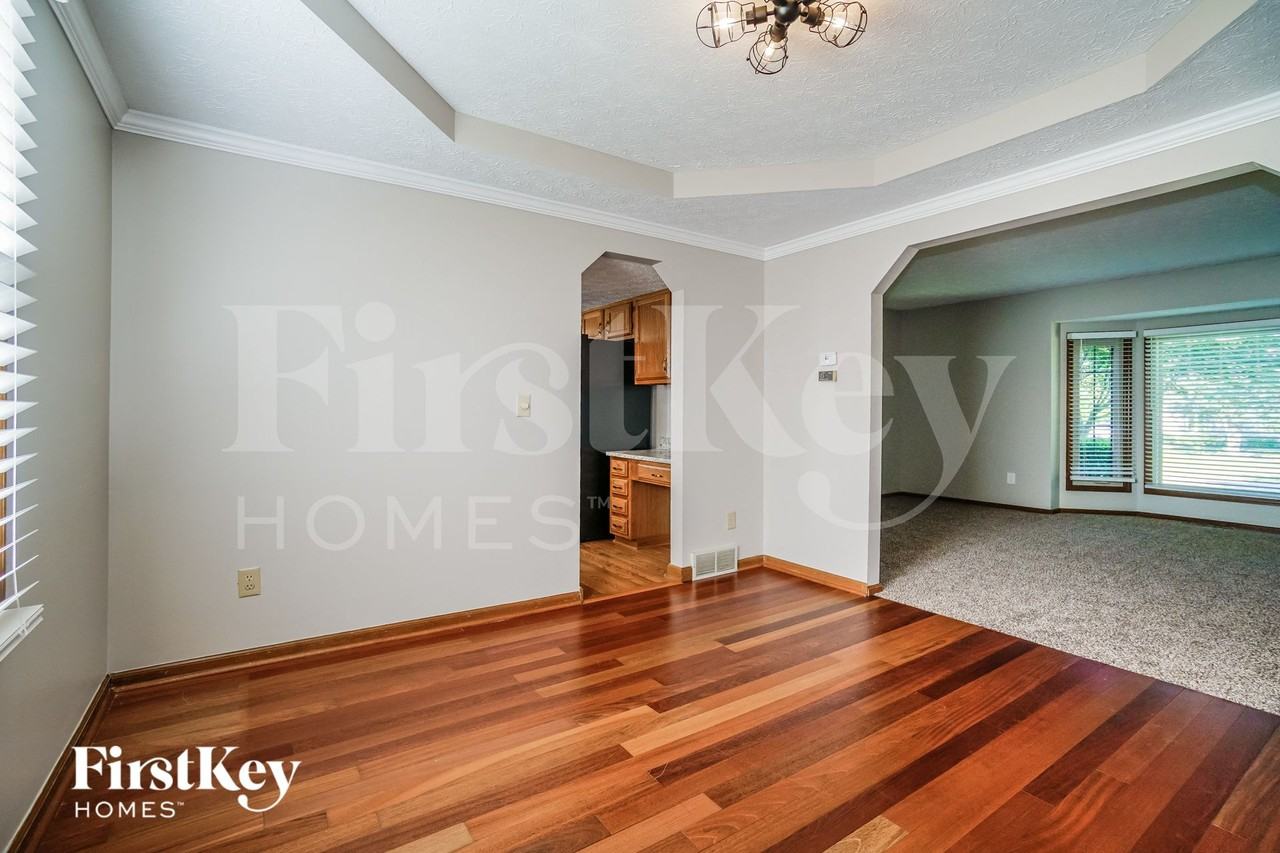 13008 Oakmere Dr - Photo 3 of 15