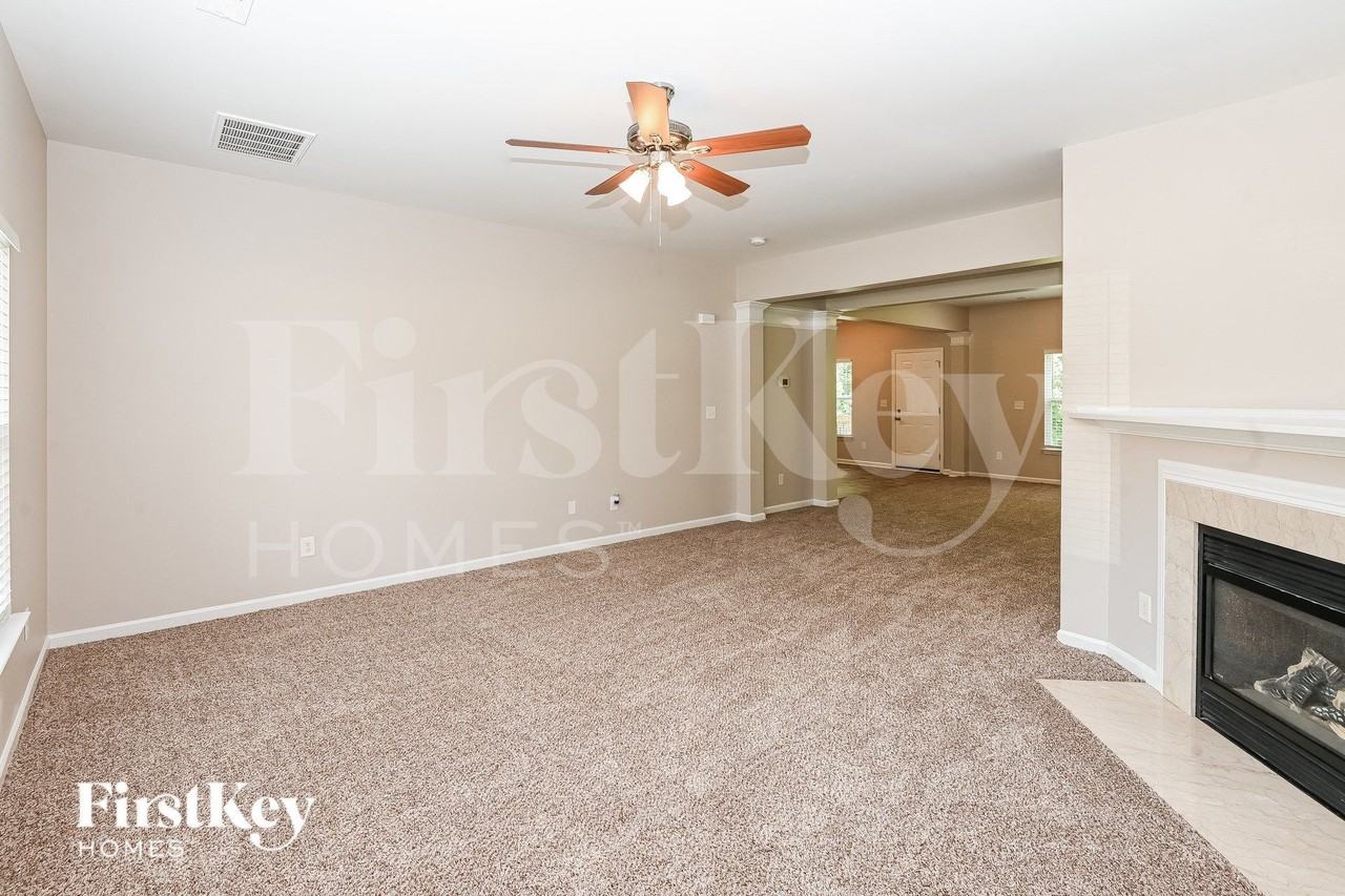 97 Poplar Woods Dr - Photo 4 of 15