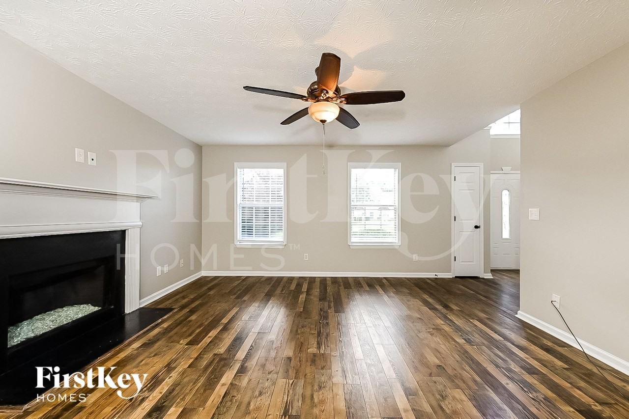 308 Waltrip Ct - Photo 3 of 15