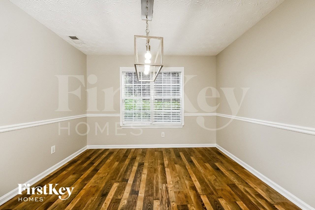 308 Waltrip Ct - Photo 4 of 15