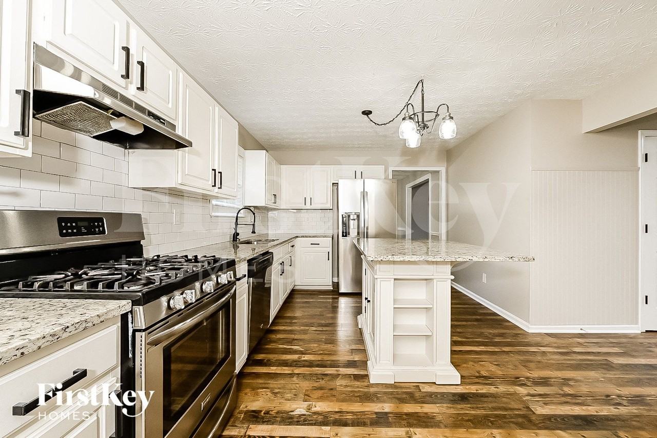 308 Waltrip Ct - Photo 6 of 15