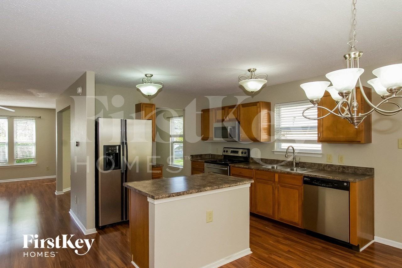 10188 Cumberland Pointe Blvd - Photo 7 of 15