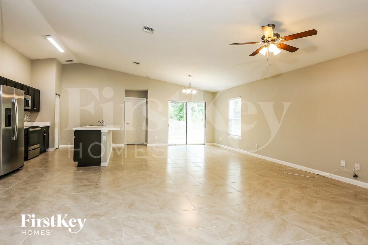 260 Ensenada St Se - Photo 4 of 16