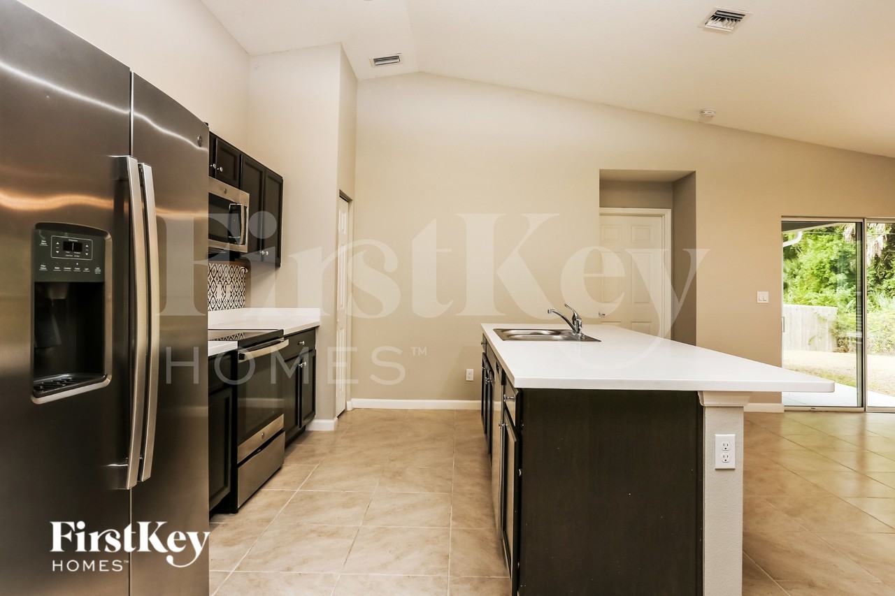 260 Ensenada St Se - Photo 6 of 16