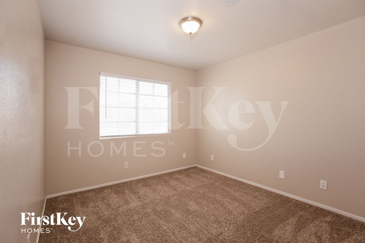 9360 Willow Meadow Ct - Photo 4 of 15