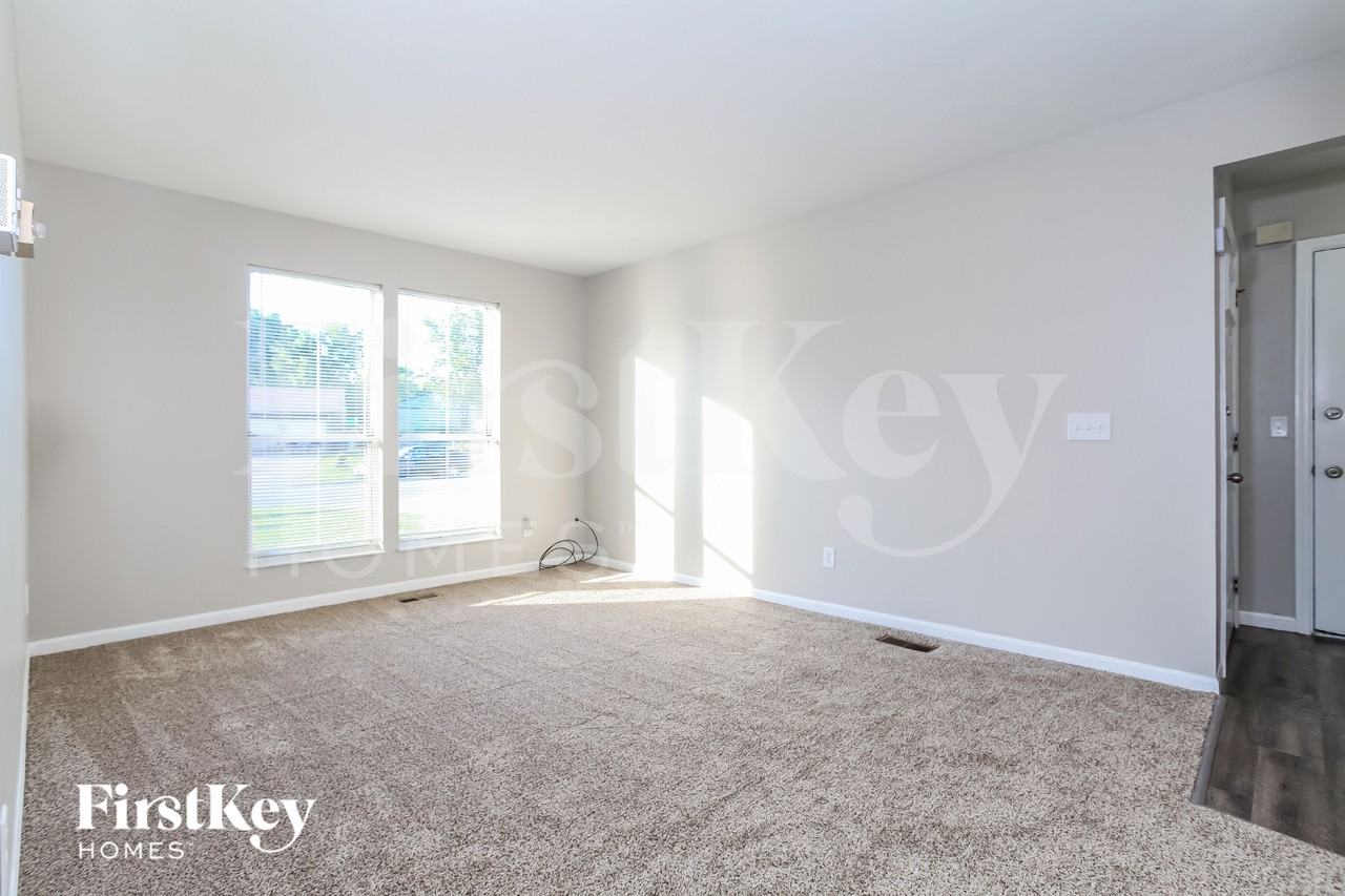 1056 Merle Ct - Photo 7 of 15