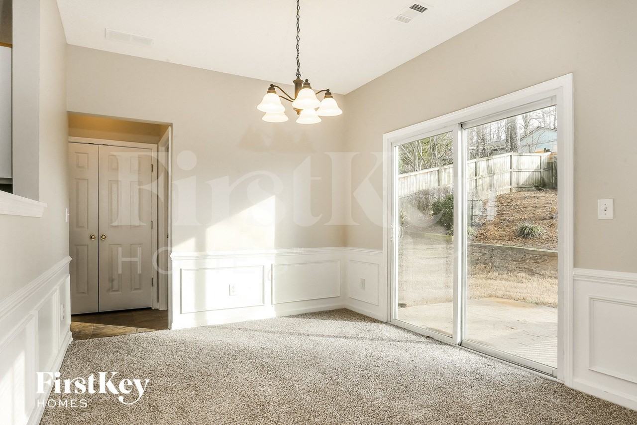 786 Weybourne Ct - Photo 5 of 15