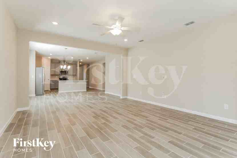 413 Stone Arbor Ln - Photo 4 of 15