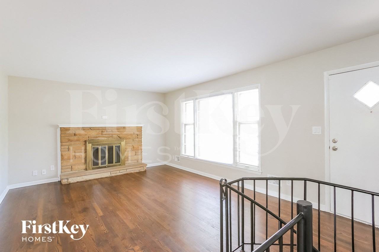 9707 E 79th Ter - Photo 3 of 15