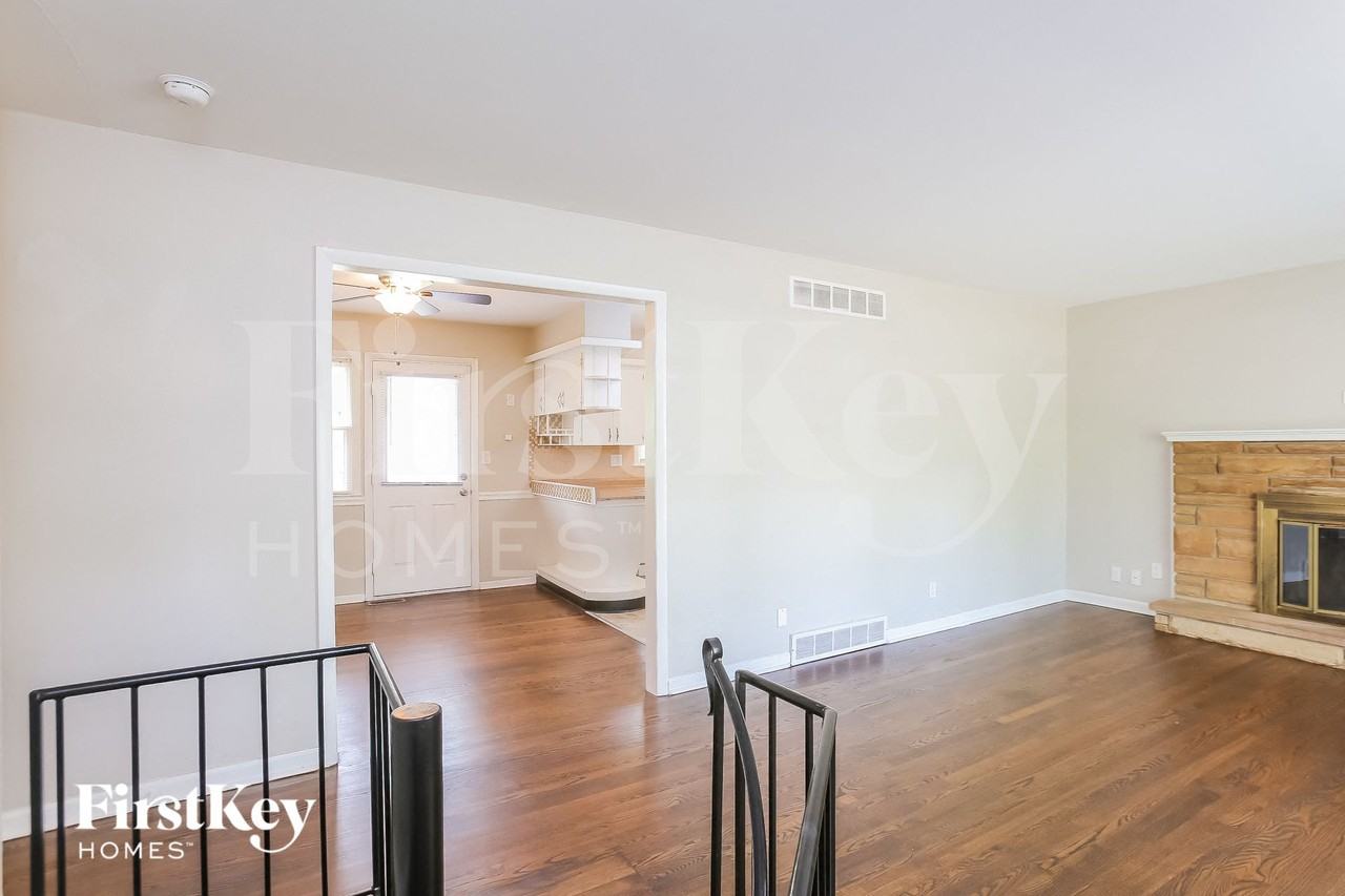 9707 E 79th Ter - Photo 4 of 15