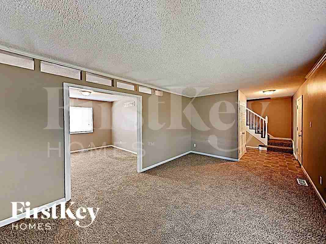 6832 Chilham Dr - Photo 2 of 18