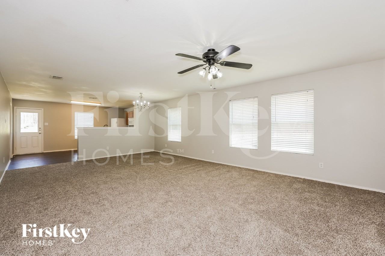 6417 Meadow Way Ln - Photo 2 of 16