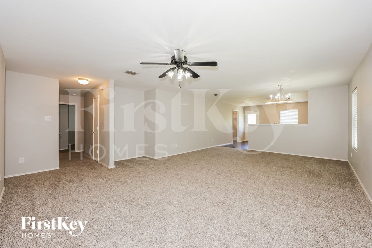 6417 Meadow Way Ln - Photo 3 of 16