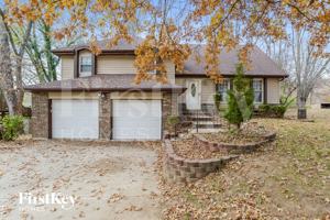featured image of 5912 Nw Walnut Creek Cir