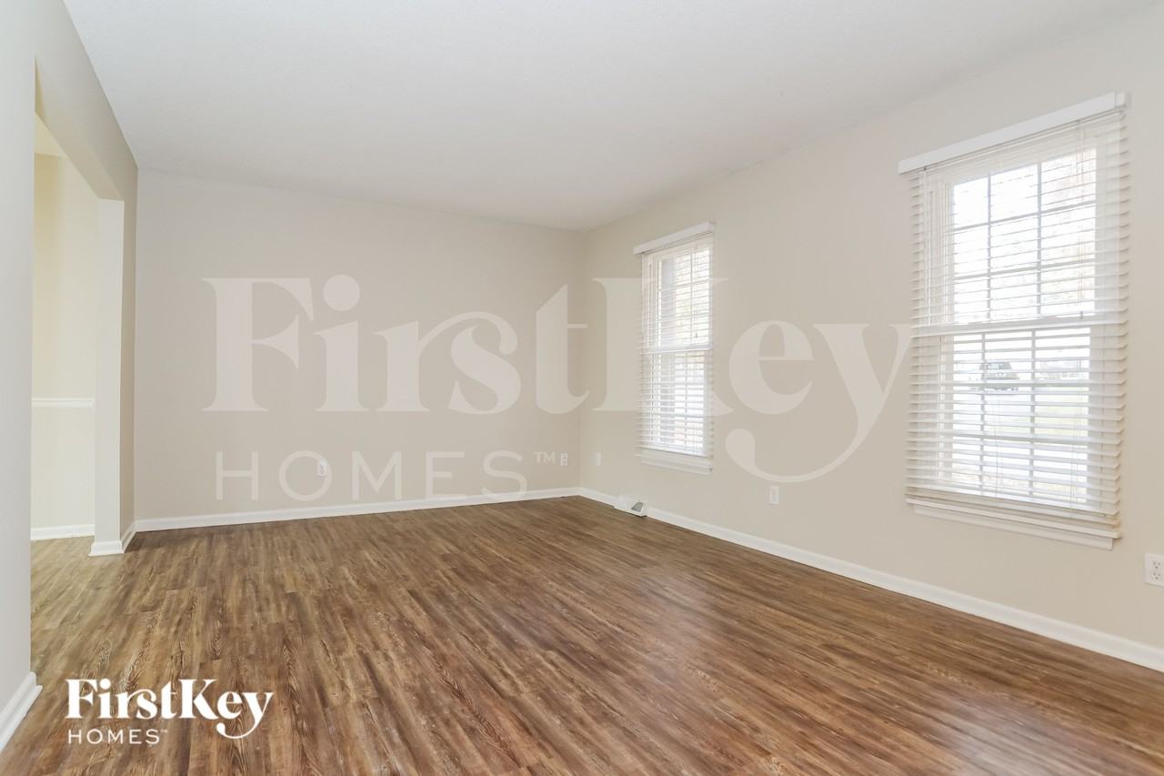 5912 Nw Walnut Creek Cir - Photo 3 of 15