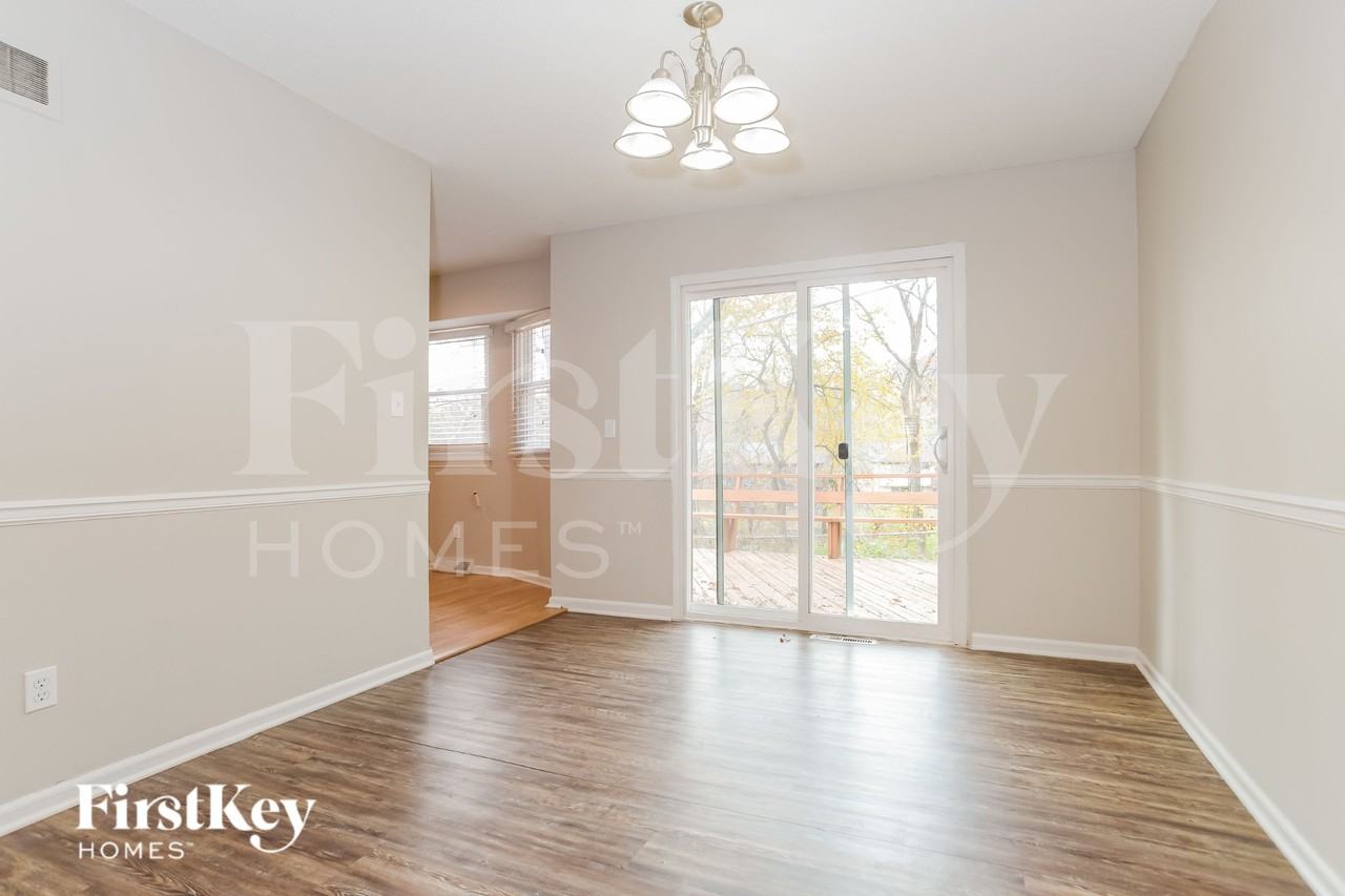 5912 Nw Walnut Creek Cir - Photo 5 of 15