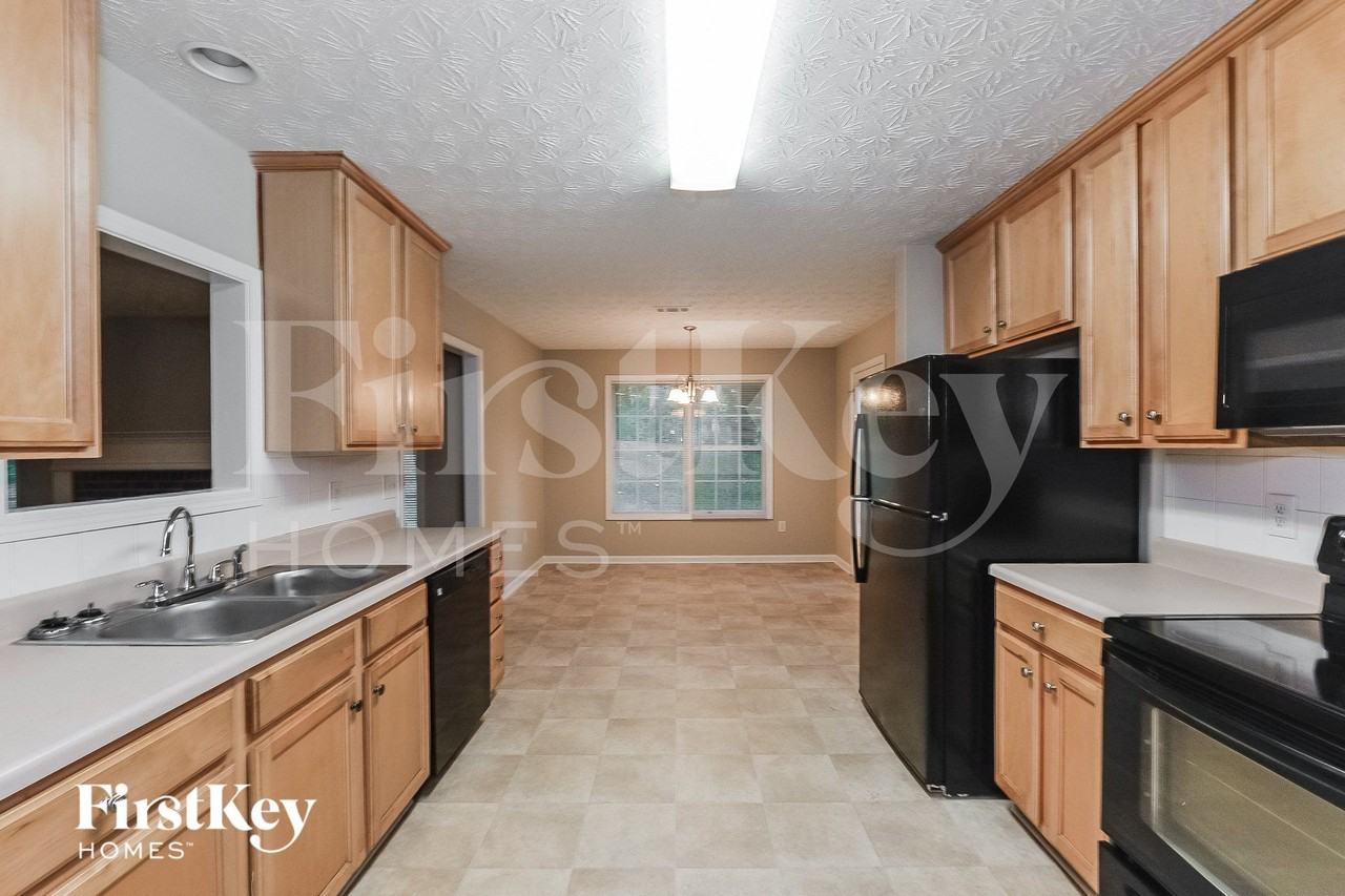 54 Windcrest Dr - Photo 4 of 15