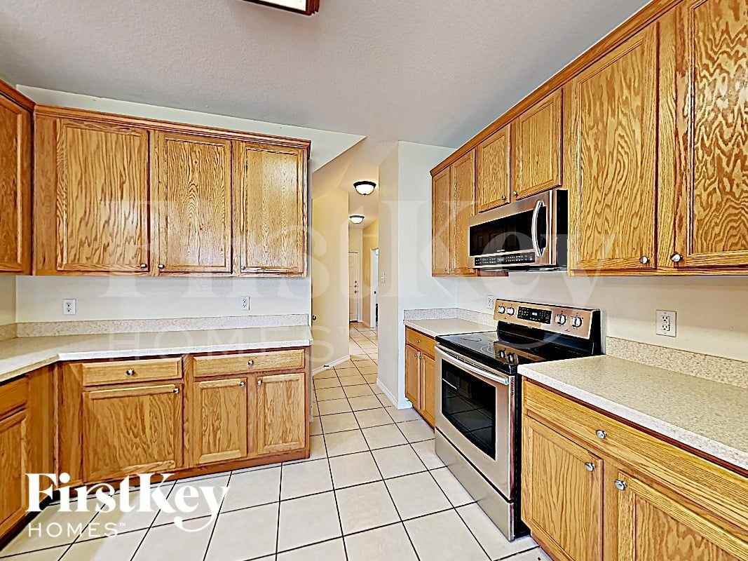 5108 Parkplace Dr - Photo 4 of 17