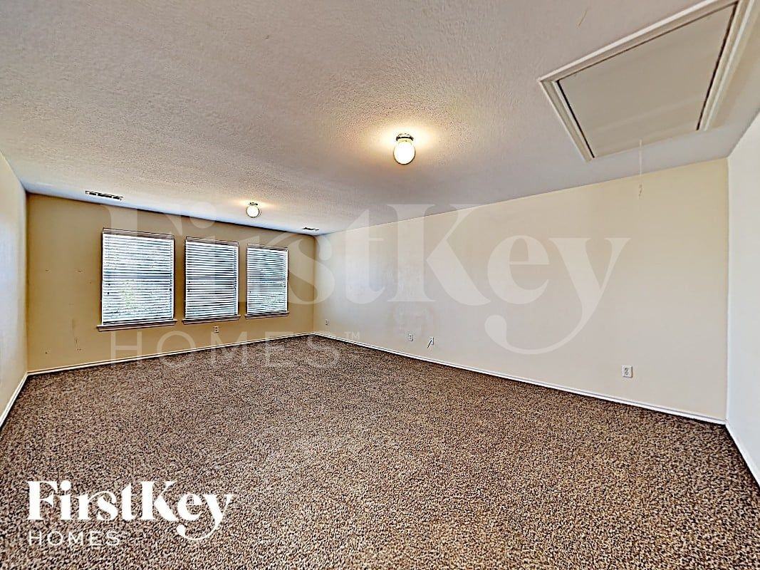 5108 Parkplace Dr - Photo 7 of 17