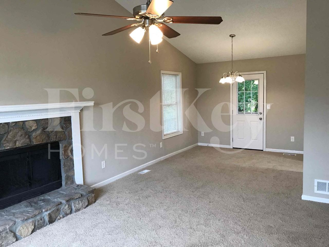 4670 Ewing Rd - Photo 3 of 13