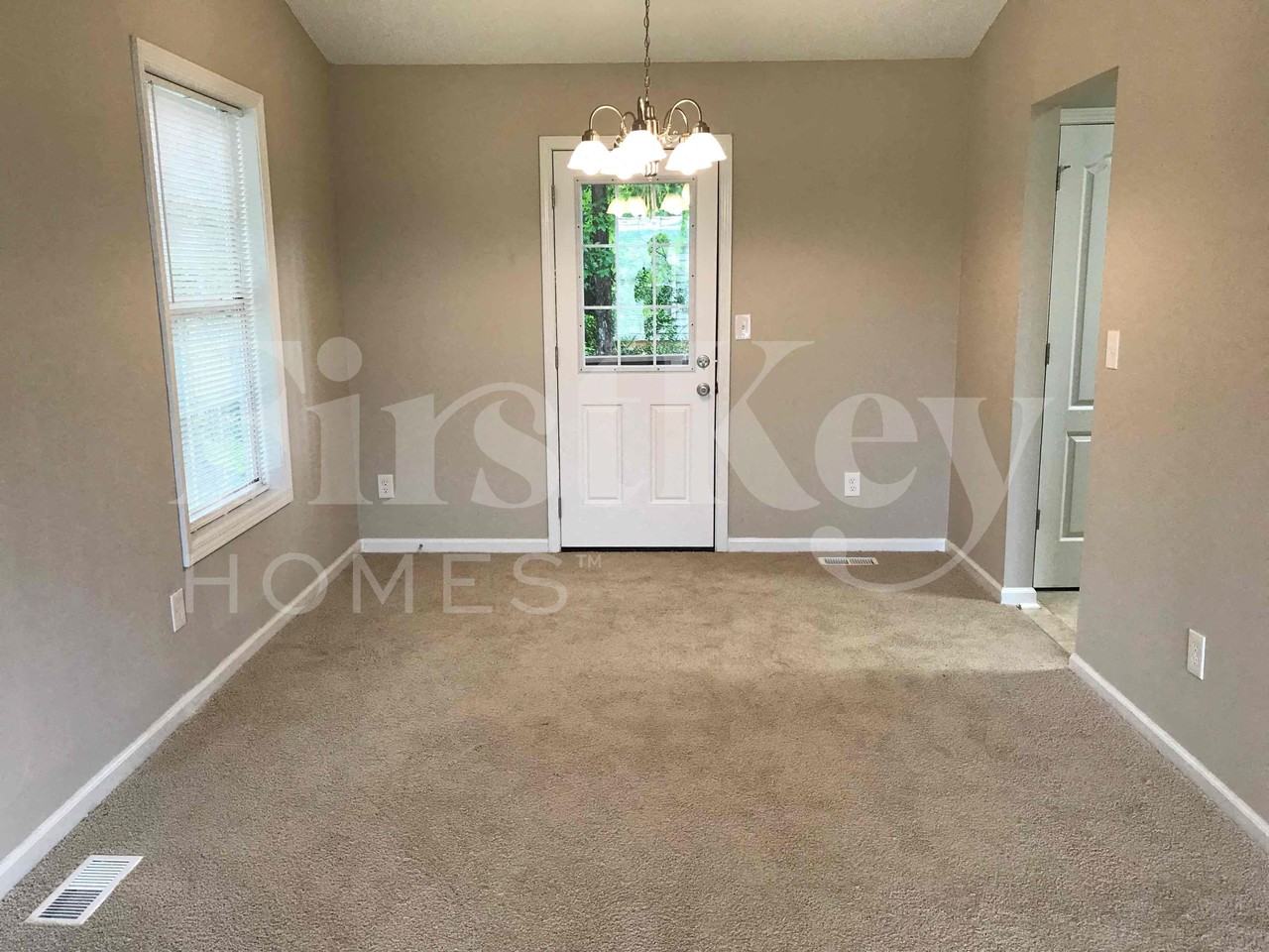 4670 Ewing Rd - Photo 5 of 13