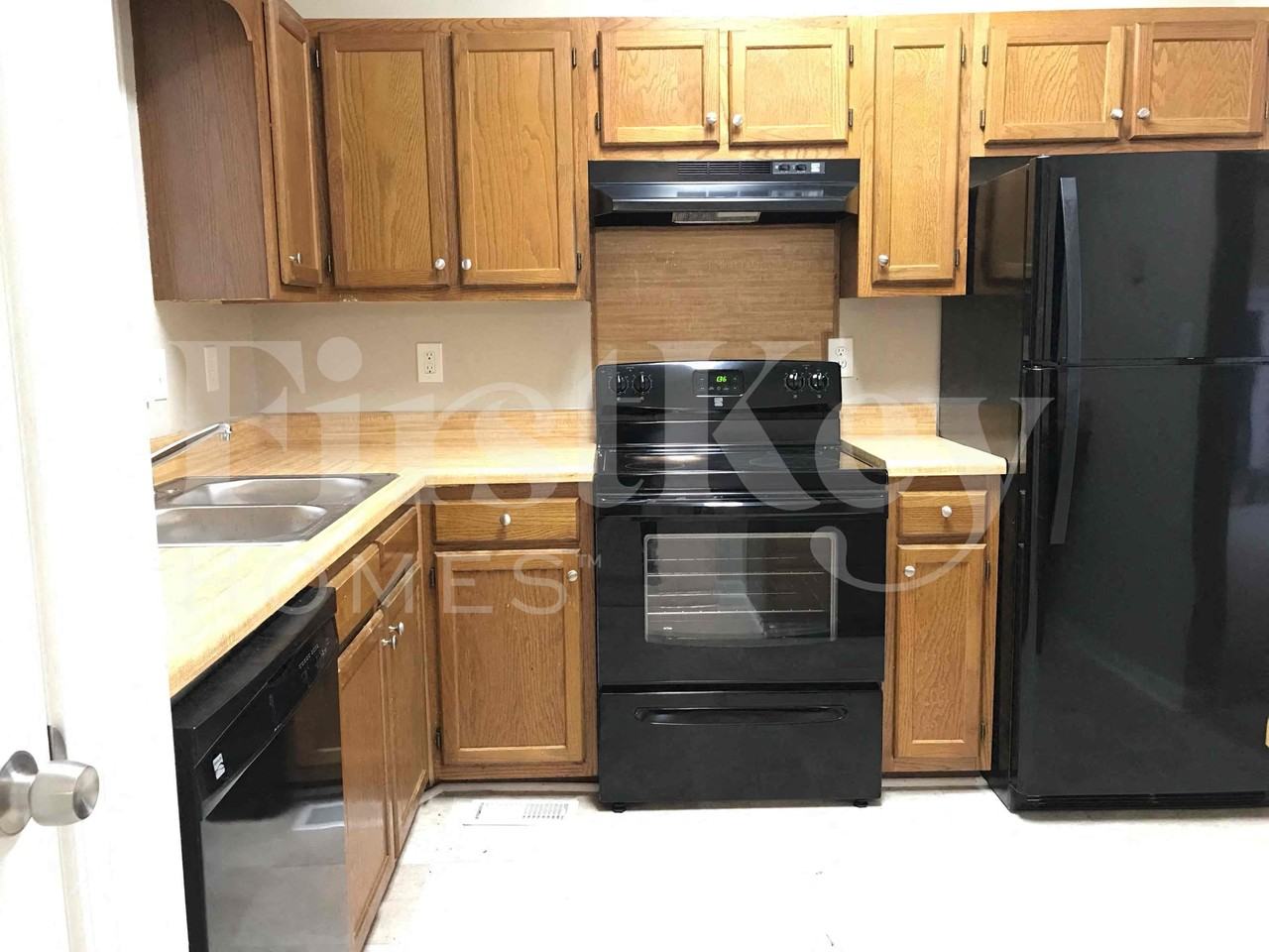 4670 Ewing Rd - Photo 6 of 13